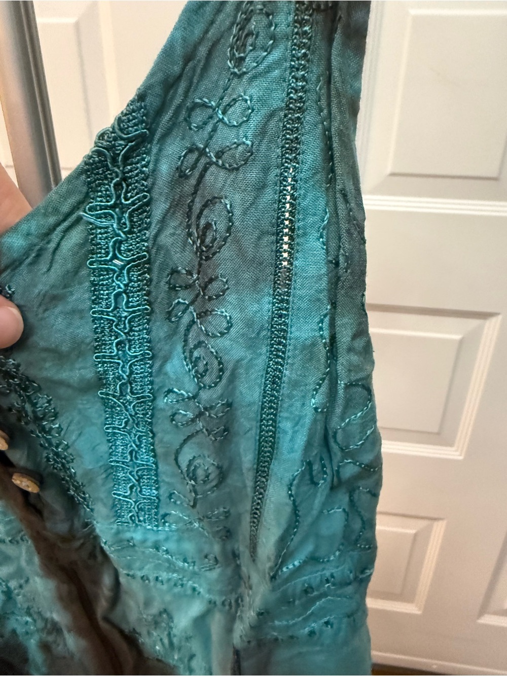Embroidered Teal & Black Sleeveless Cami with Button Front - Picture 3 of 7
